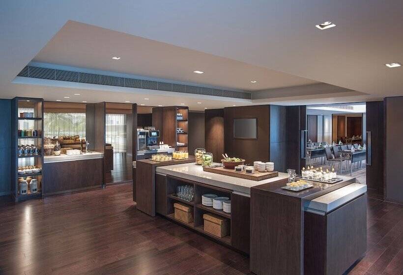 New World Makati Hotel, Manila