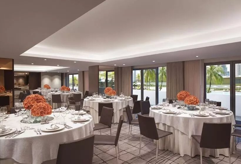 New World Makati Hotel, Manila