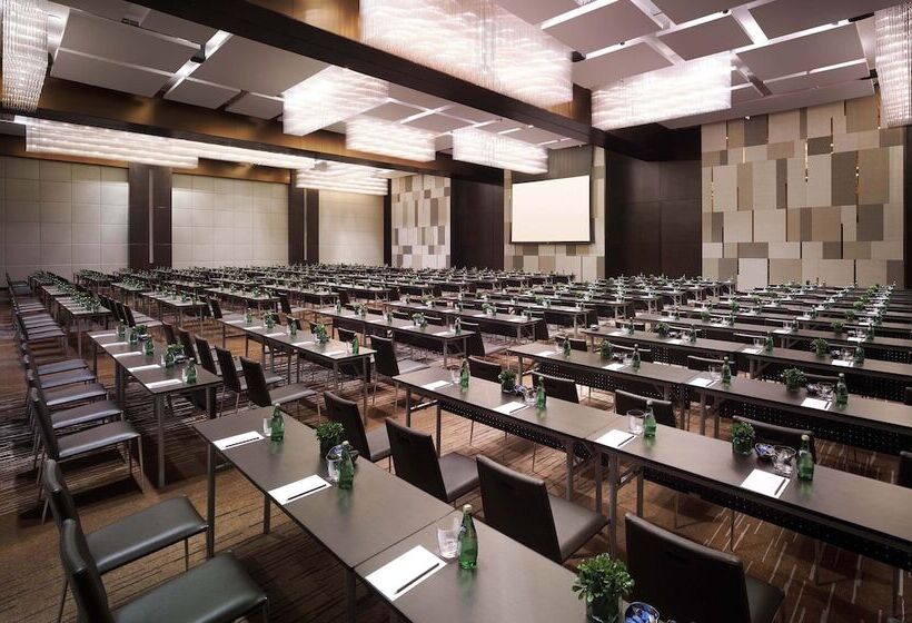 New World Makati Hotel, Manila