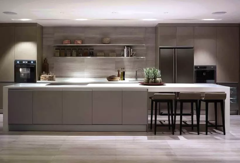 New World Makati Hotel, Manila