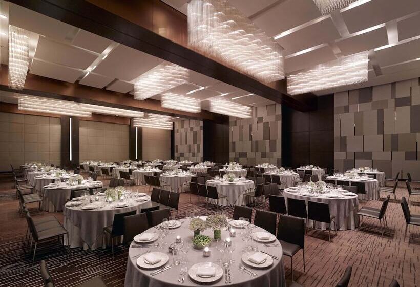 New World Makati Hotel, Manila