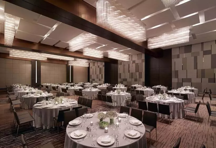 New World Makati Hotel, Manila