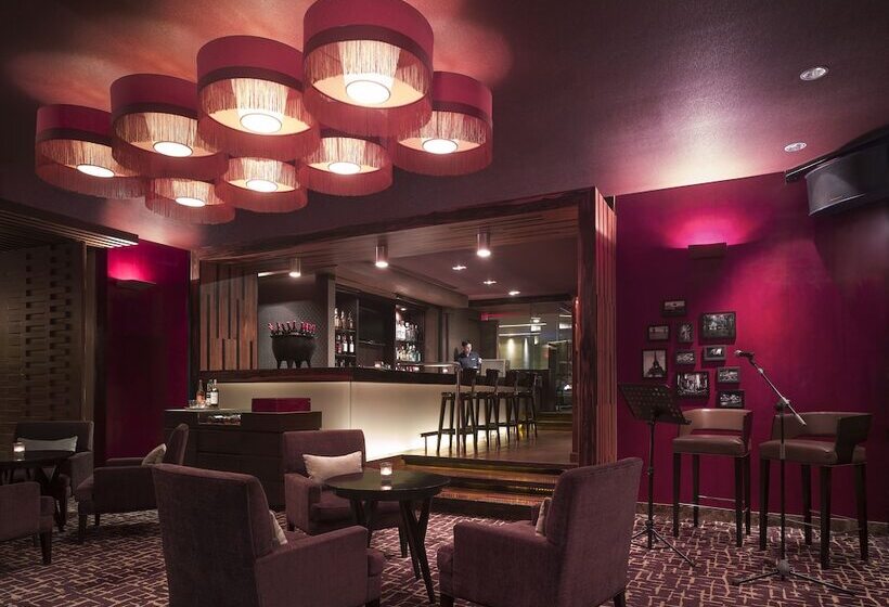 New World Makati Hotel, Manila