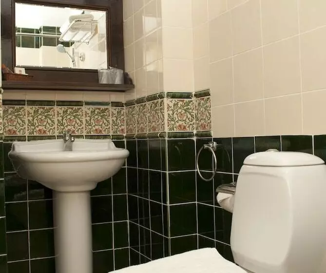 هتل The Inn At Temple Street