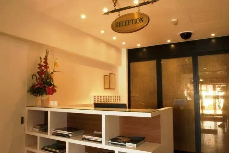 هتل The Inn At Temple Street