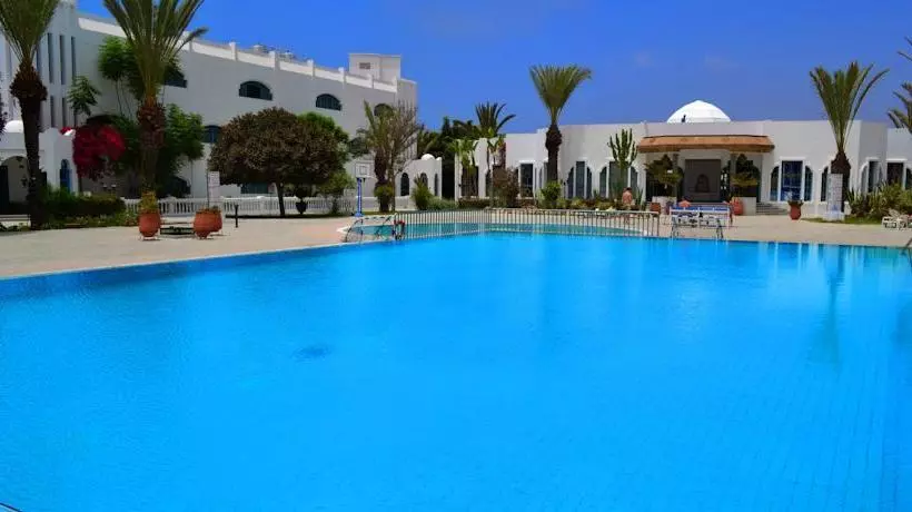 Отель Hôtel Le Tivoli