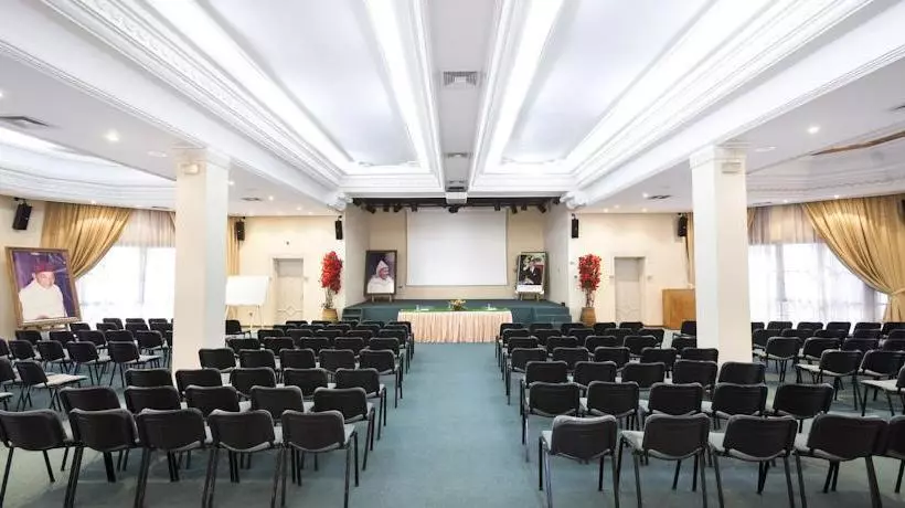 Отель Hôtel Le Tivoli