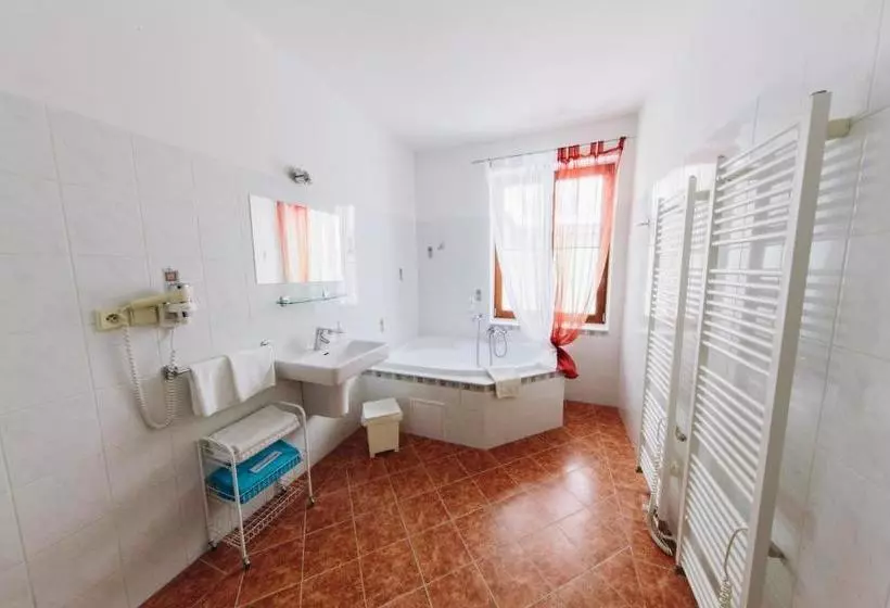 Отель Wellness  Vyhlidka