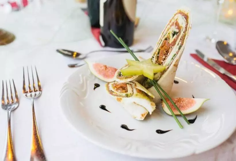 Отель Wellness  Vyhlidka