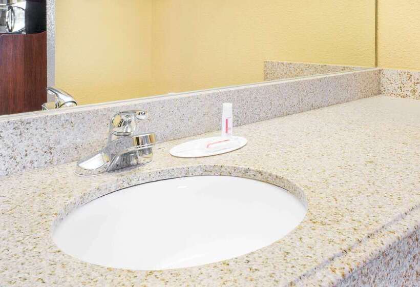 فندق على الطريق Travel Inn North Little Rock