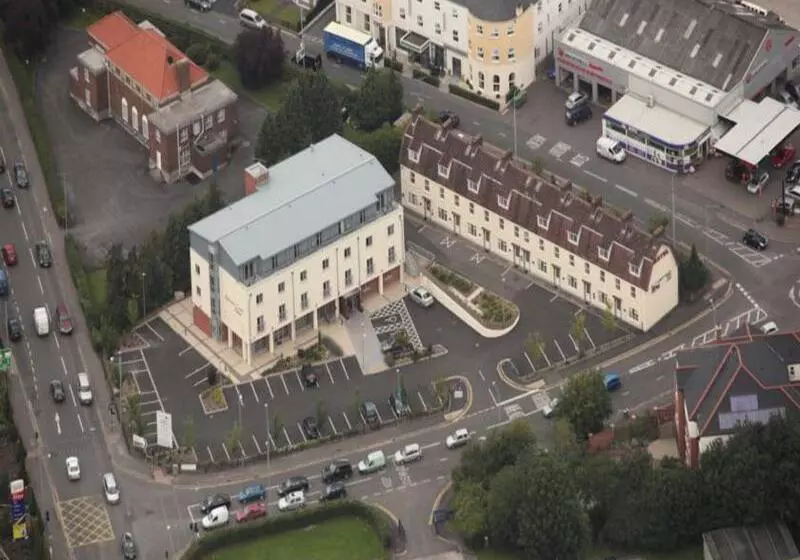 Belmore Court & Motel