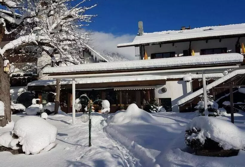 هتل Alpenhof Grainau