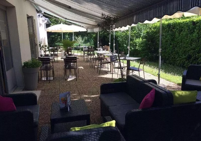 ホテル Campanile Cergy Pontoise