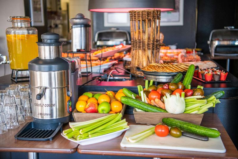 Отель Campanile Cergy Pontoise