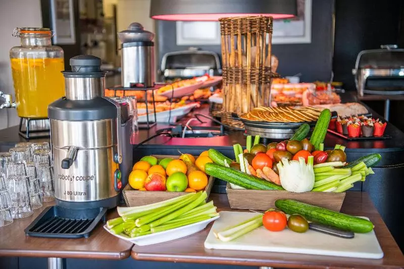 ホテル Campanile Cergy Pontoise