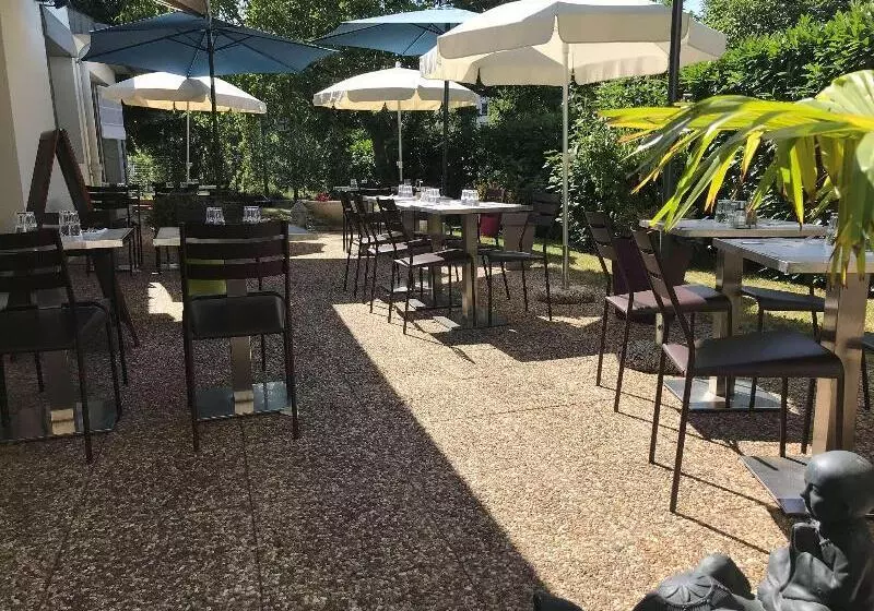 ホテル Campanile Cergy Pontoise