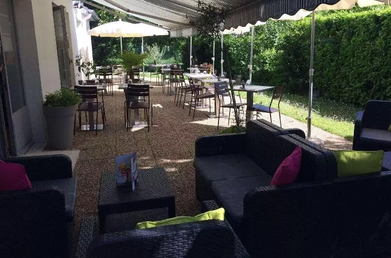 ホテル Campanile Cergy Pontoise