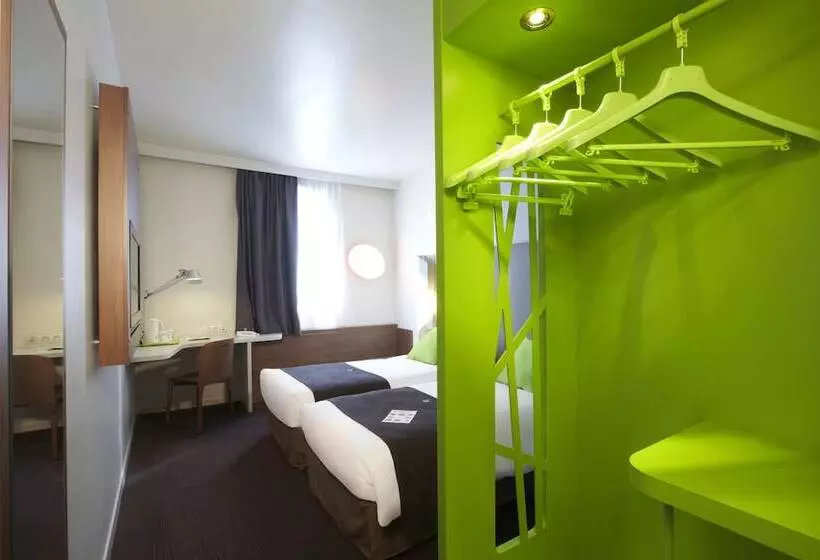 ホテル Campanile Cergy Pontoise