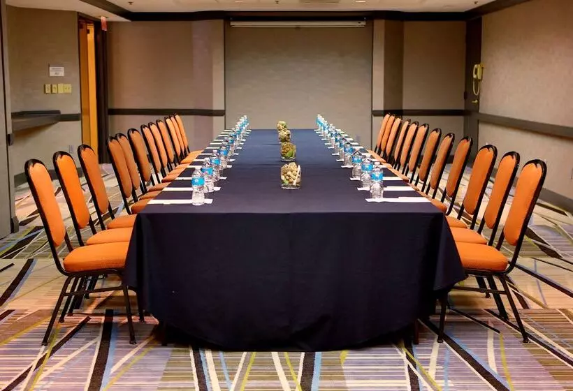 Hotel Doubletree Suites By Hilton Raleigh Durham