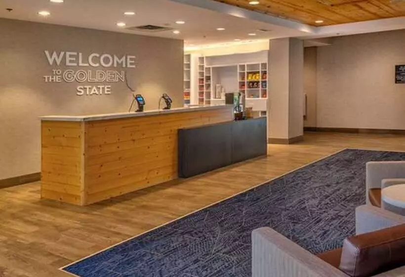 ホテル Hampton Inn & Suites South Lake Tahoe