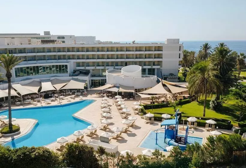 Отель Louis Imperial Beach