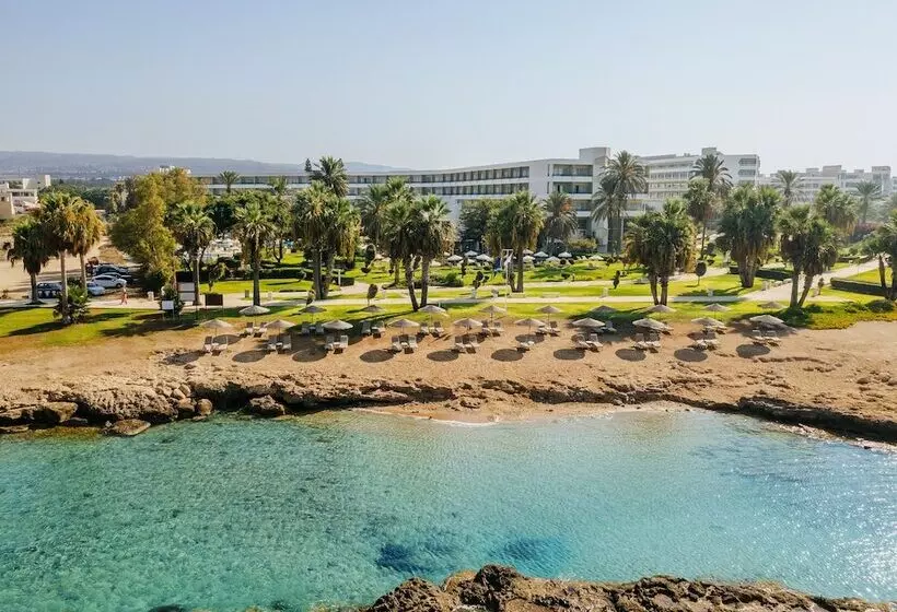 Отель Louis Imperial Beach