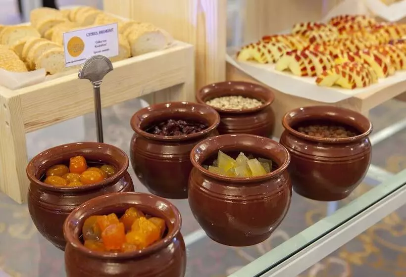 Отель Louis Imperial Beach