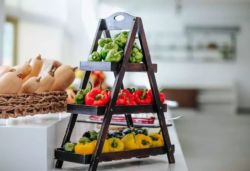 Отель Louis Imperial Beach