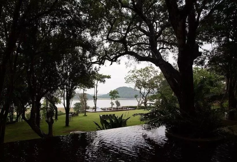 ホテル The Deer Park