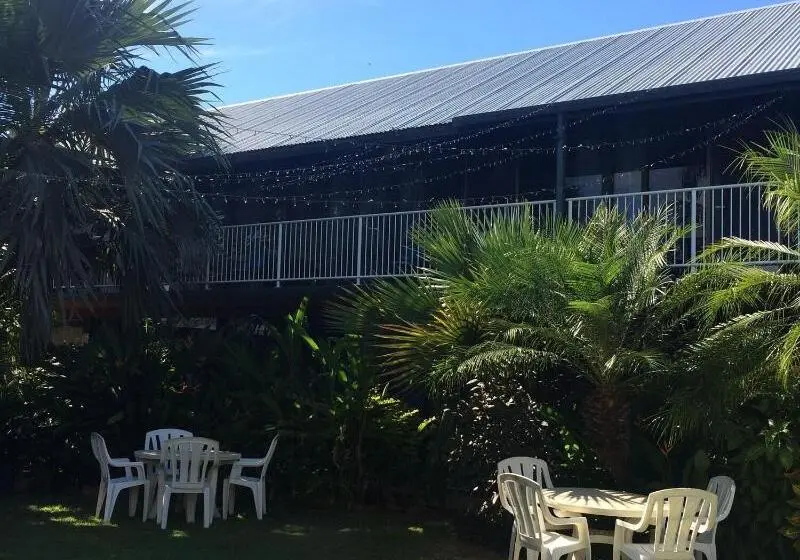 Paraway Motel