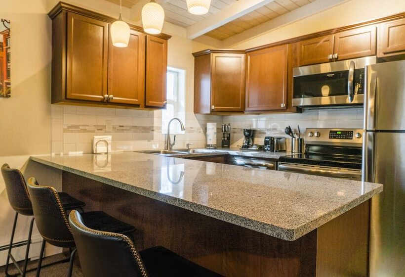 Отель Aspenalt Lodge