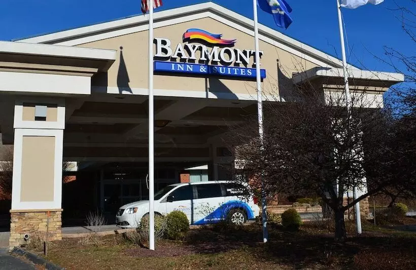 Отель Baymont By Wyndham East Windsor Bradley Airport
