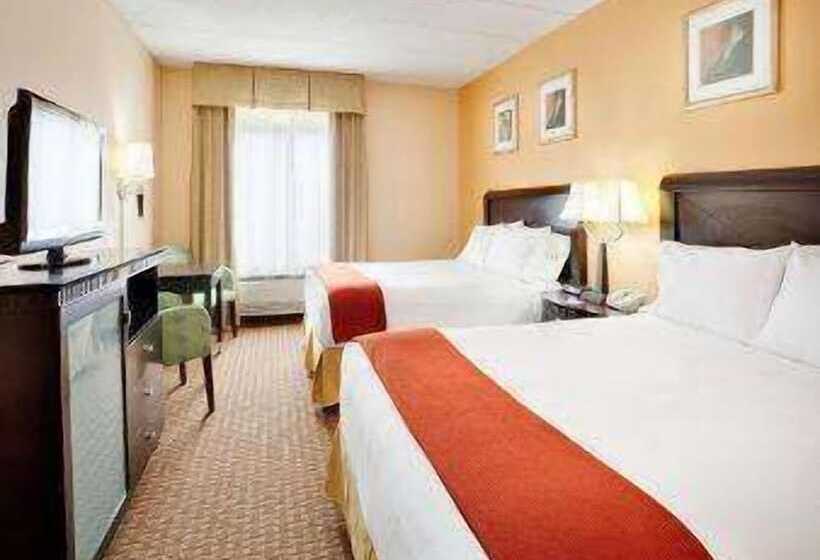 בית מלון כפרי Baymont By Wyndham East Windsor Bradley Airport