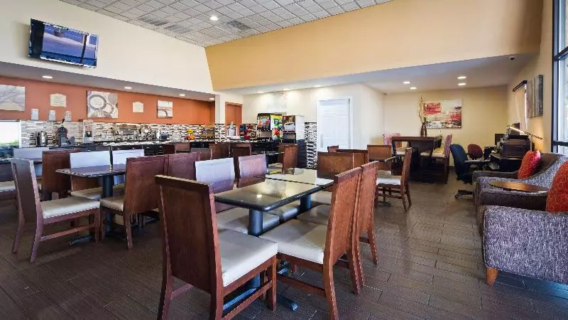 فندق Best Western Green Tree Inn