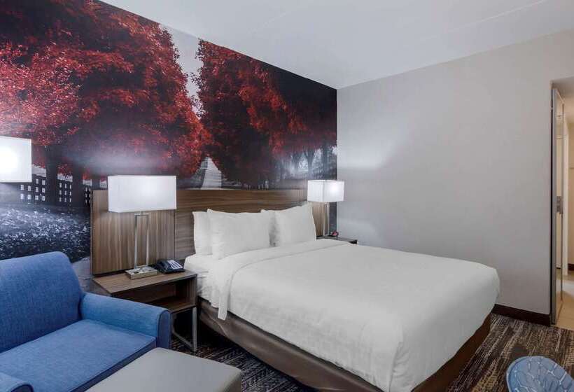 فندق Clarion Pointe Charlottesville