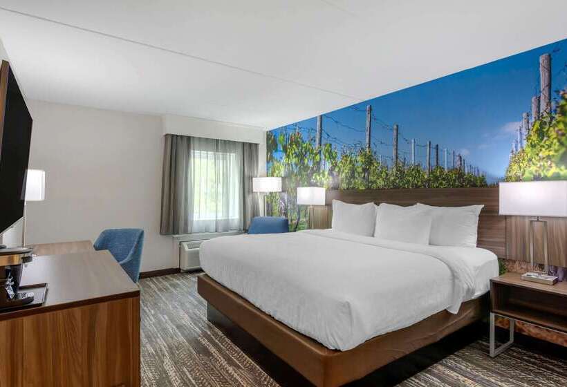 فندق Clarion Pointe Charlottesville