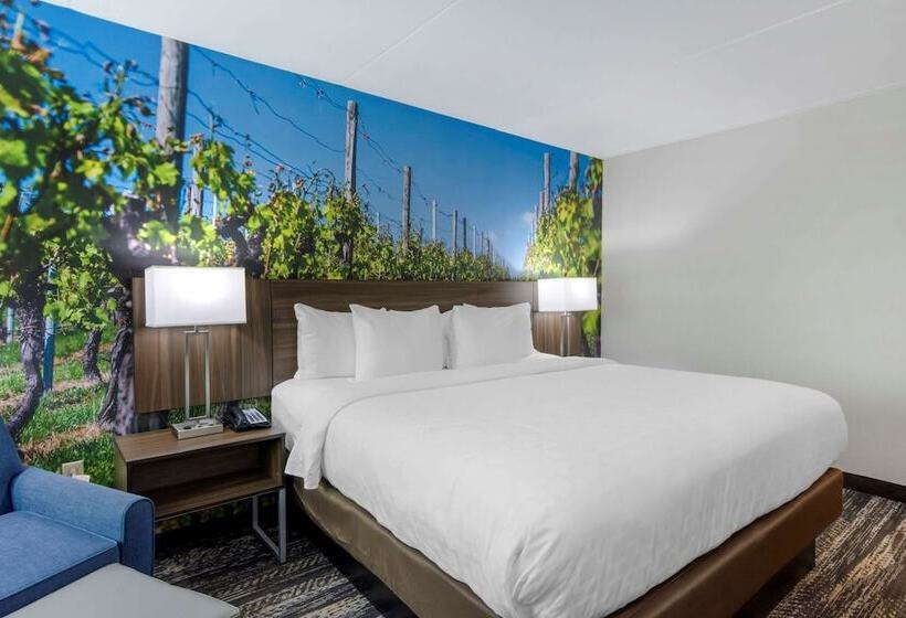 فندق Clarion Pointe Charlottesville