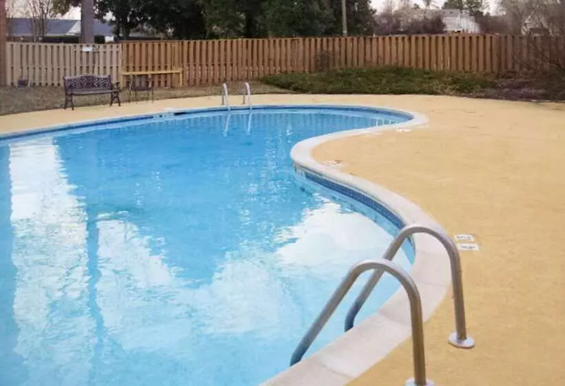 Hotelli Travelodge By Wyndham Williamsburg I 64