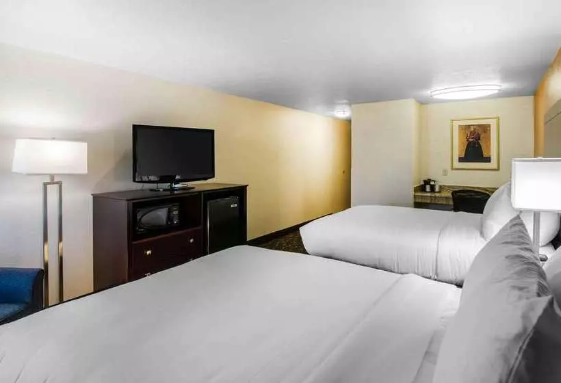 Отель Comfort Inn & Suites Ashland