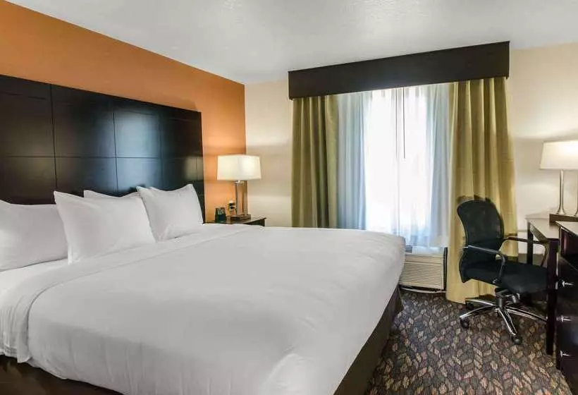 Отель Comfort Inn & Suites Ashland