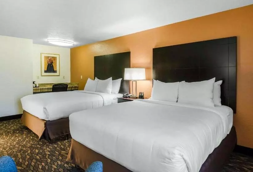 Отель Comfort Inn & Suites Ashland