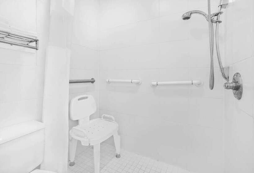 בית מלון כפרי Days Inn By Wyndham Market Center Dallas Love Field