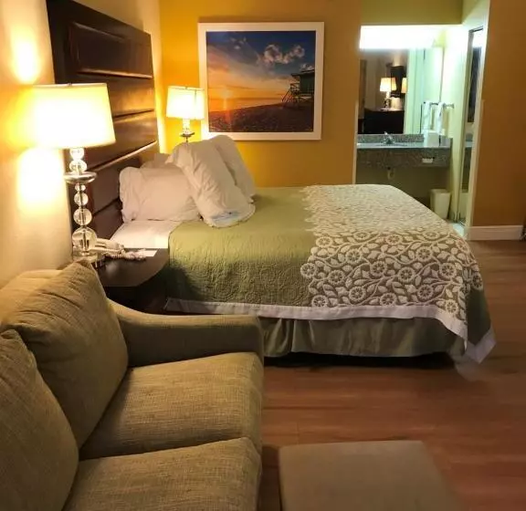 هتل Days Inn By Wyndham N Orlando/casselberry