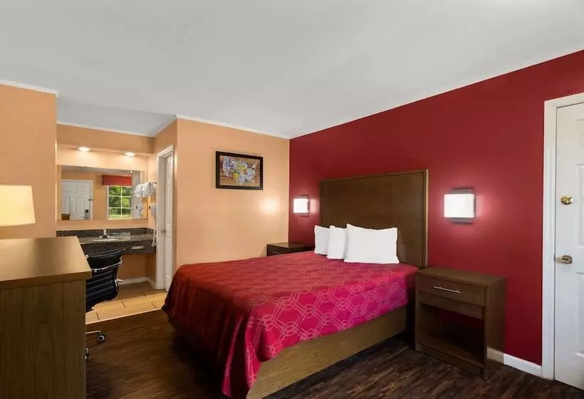 فندق Econo Lodge Cornersville