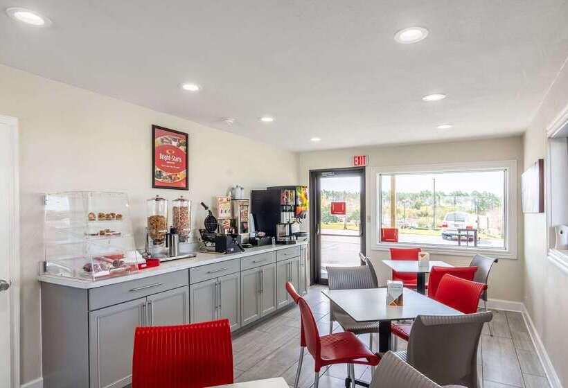 Отель Econo Lodge