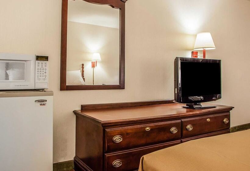 Отель Econo Lodge Douglassville Pottstown