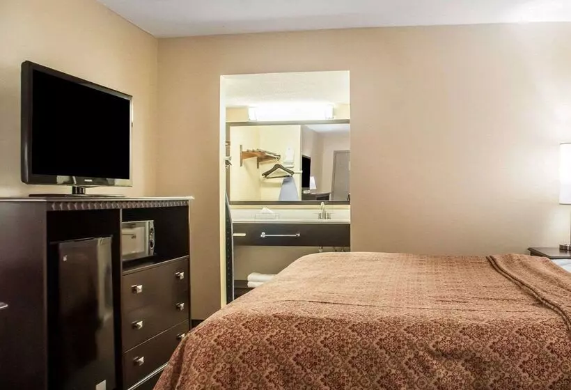 هتل Econo Lodge Elmira Corning