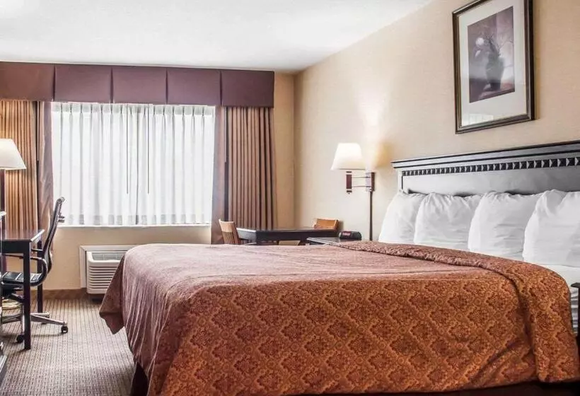 هتل Econo Lodge Elmira Corning