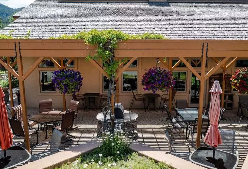 酒店 Flying Saddle Resort And Steak House