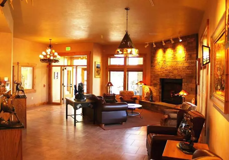 酒店 Flying Saddle Resort And Steak House